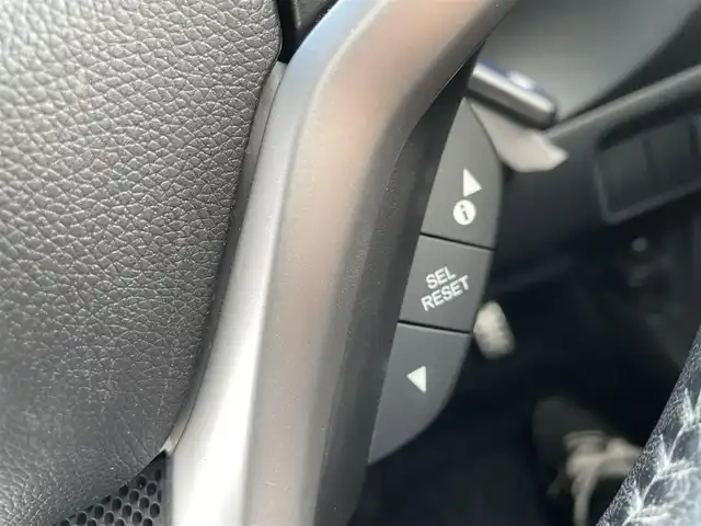 ホンダ シャトル ハイブリッド X ホンダセンシング 千葉県 2019(令1)年 6.8万km プラチナホワイトパール ホンダセンシング/・衝突軽減ブレーキ/・レーンキープアシスト/・標識認識機能/・オートマチックハイビーム/・アダプティブクルーズコントロール/純正8インチSDナビ【VXM-195VFEi】/・CD/DVD/Bluetooth/フルセグ/バックカメラ/ハーフレザーシート/前席シートヒーター/スマートキー/パドルシフト/純正LEDヘッドライト/LEDフォグランプ/ビルトインETC/社外ドライブレコーダー/純正15インチアルミホイール/本革巻きステアリング/ドアバイザー/サイド＆カーテンエアバッグ/新車時保証書＆取扱説明書