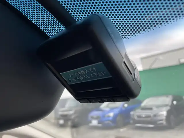 ホンダ シャトル ハイブリッド X ホンダセンシング 千葉県 2019(令1)年 6.8万km プラチナホワイトパール ホンダセンシング/・衝突軽減ブレーキ/・レーンキープアシスト/・標識認識機能/・オートマチックハイビーム/・アダプティブクルーズコントロール/純正8インチSDナビ【VXM-195VFEi】/・CD/DVD/Bluetooth/フルセグ/バックカメラ/ハーフレザーシート/前席シートヒーター/スマートキー/パドルシフト/純正LEDヘッドライト/LEDフォグランプ/ビルトインETC/社外ドライブレコーダー/純正15インチアルミホイール/本革巻きステアリング/ドアバイザー/サイド＆カーテンエアバッグ/新車時保証書＆取扱説明書