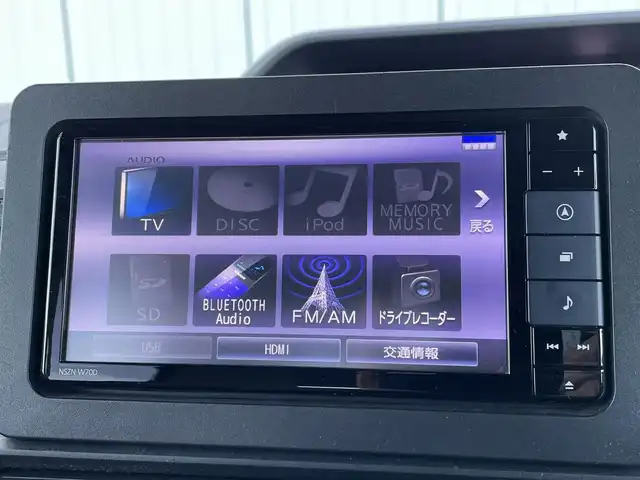 ダイハツ タント X 山梨県 2019(令1)年 6.1万km シャイニングホワイトパール スマートアシスト　/純正ナビ　/フルセグ　/テレビキャンセラー　/Bluetooth/CD/DVD　/Bカメラ　/ナビ連動ドラレコ　/ETC　/片側パワースライドドア/コーナーセンサー　/オートライト　/純正タイヤ車載/スペアキー