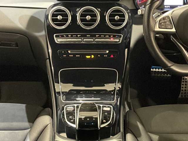 メルセデス・ベンツ ＧＬＣ２２０ d 4マチック クーペ スポーツ 新潟県 2018(平30)年 4万km オブシディアンブラック 4WD/AMGスタイリングパッケージ/・フロントスポイラー/・リアスカート/スポーツシート/・ハーフレザー/・パワーシート/・メモリ機能/・全席シートヒーター/電動リアゲート/ヘッドアップディスプレイ/レーダーセーフティパッケージ/・アクティブブレーキアシスト/・レーンキープアシスト/・ブラインドスポットアシスト/・アテンションアシスト/・ディスタンスパイロット ディストロニック/純正HDDナビ/フルセグTV/Bluetooth/USB/DVD/CD/全方位カメラ/・バックカメラ/ETC/前後ドライブレコーダー/オートライト/オートハイビーム/LEDヘッドライト/純正フロアマット/純正19インチアルミホイール
