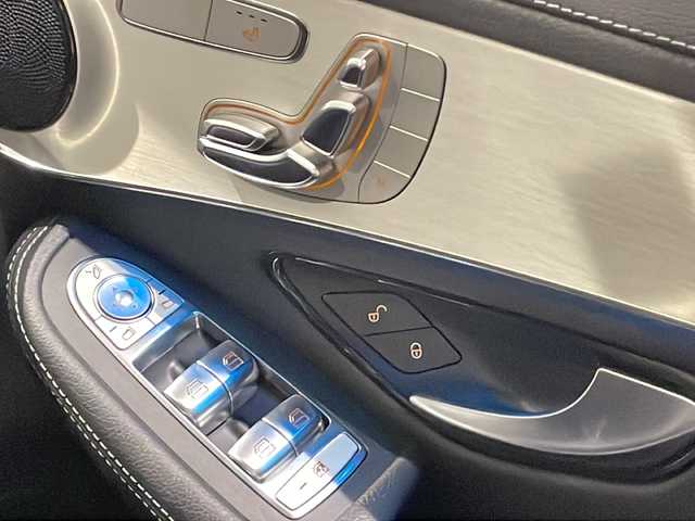 メルセデス・ベンツ ＧＬＣ２２０ d 4マチック クーペ スポーツ 新潟県 2018(平30)年 4万km オブシディアンブラック 4WD/AMGスタイリングパッケージ/・フロントスポイラー/・リアスカート/スポーツシート/・ハーフレザー/・パワーシート/・メモリ機能/・全席シートヒーター/電動リアゲート/ヘッドアップディスプレイ/レーダーセーフティパッケージ/・アクティブブレーキアシスト/・レーンキープアシスト/・ブラインドスポットアシスト/・アテンションアシスト/・ディスタンスパイロット ディストロニック/純正HDDナビ/フルセグTV/Bluetooth/USB/DVD/CD/全方位カメラ/・バックカメラ/ETC/前後ドライブレコーダー/オートライト/オートハイビーム/LEDヘッドライト/純正フロアマット/純正19インチアルミホイール