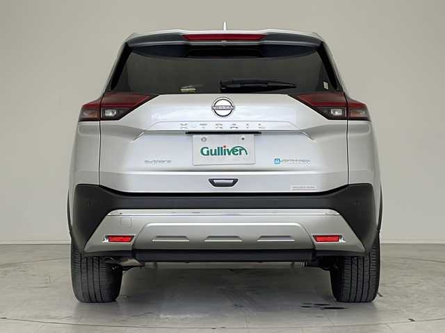 日産 エクストレイル G e－4ORCE 愛知県 2023(令5)年 1.5万km ブリリアントシルバー 衝突軽減システム/プロパイロット/純正12.3型ディズプレイオーディオ/全方位カメラ/クルーズコントロール/シートヒーター/フルセグ/Bluetooth/バックカメラ/電動リアゲート/パワーシート/コーナーセンサー/ヘッドアップディスプレイ/純正アルミホイール/ETC2.0/ブラインドスポットモニター/LEDヘッドライト/オートライト/置くだけ充電機/ステアリングスイッチ/スマートキー/プッシュスタート