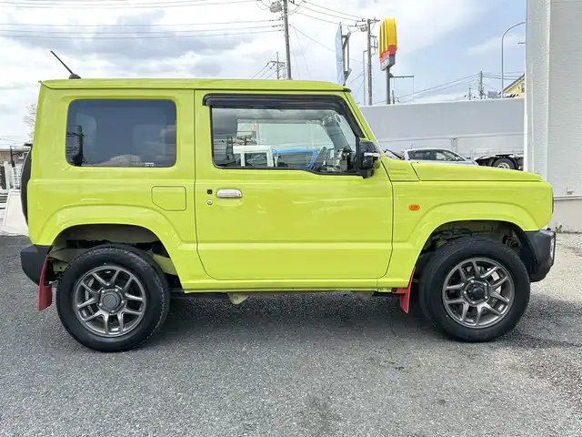 スズキ ジムニー XC 埼玉県 2020(令2)年 2万km キネティックイエロー ・ディーラー点検記録簿R2~R6/・ワンオーナー/・社外ナビ（DISC/SD/TV/BT/USB）/・ステアリングスイッチ/・革巻きステアリング/・クルーズコントロール/・横滑り防止装置/・ヒルディセントコントロール/・衝突被害軽減システム/・レーンアシスト/・ヘッドライトウォッシャー/・オートライト/・LEDヘッドライト/・フォグライト/・純正フロアマット/・純正16インチアルミホイール/・ドアバイザー/・純正マッドフラップ/・電動格納ミラー/・ウィンカーミラー/・プッシュスタート/・スマートキー/・スペアキー×１