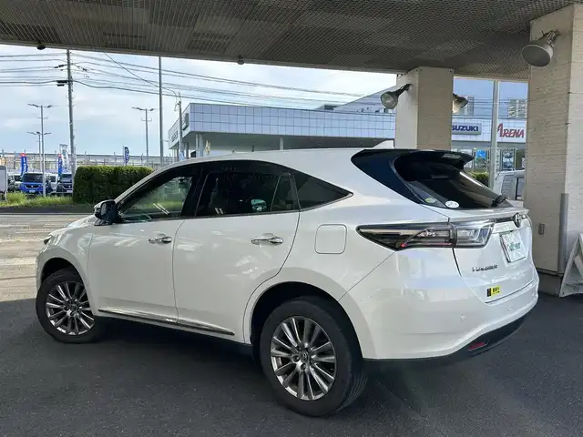 トヨタ ハリアー プレミアム アドバンスドP 宮城県 2014(平26)年 12.1万km ホワイトパールクリスタルシャイン ・ワンオーナー/・純正ナビ/（フルセグTV/CD/DVD/ブルーレイ/Bluetooth/AUX/USB）/・ドライブレコーダー/（CS-91FH)/・木目調パネル/・アイドリングストップ/・レーダークルーズコントロール/・前後コーナーセンサー/・ICS/・トラクションコントロール/・革ステアリング/・ステアリングスイッチ/・MTモード/・革シート/・前席シートヒーター/・D席メモリーシート/・電動リアゲート/・電動格納ミラー/・LEDライト/・フロントフォグランプ/・ISOFIX/・ETC/・バイザー/・リアプライバシーガラス/・フロアマット/・純正18インチアルミホイール/・フロアマット/・横滑り防止装置/・Wエアバッグ/ABS/・カーテンエアバッグ/・スマートキー/・プッシュスタート/・取扱説明書