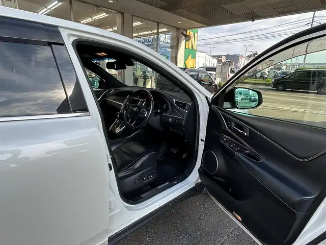 トヨタ ハリアー プレミアム アドバンスドP 宮城県 2014(平26)年 12.1万km ホワイトパールクリスタルシャイン ・ワンオーナー/・純正ナビ/（フルセグTV/CD/DVD/ブルーレイ/Bluetooth/AUX/USB）/・ドライブレコーダー/（CS-91FH)/・木目調パネル/・アイドリングストップ/・レーダークルーズコントロール/・前後コーナーセンサー/・ICS/・トラクションコントロール/・革ステアリング/・ステアリングスイッチ/・MTモード/・革シート/・前席シートヒーター/・D席メモリーシート/・電動リアゲート/・電動格納ミラー/・LEDライト/・フロントフォグランプ/・ISOFIX/・ETC/・バイザー/・リアプライバシーガラス/・フロアマット/・純正18インチアルミホイール/・フロアマット/・横滑り防止装置/・Wエアバッグ/ABS/・カーテンエアバッグ/・スマートキー/・プッシュスタート/・取扱説明書