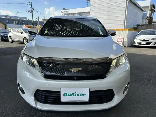 トヨタ ハリアー プレミアム アドバンスドP 宮城県 2014(平26)年 12.1万km ホワイトパールクリスタルシャイン ・ワンオーナー/・純正ナビ/（フルセグTV/CD/DVD/ブルーレイ/Bluetooth/AUX/USB）/・ドライブレコーダー/（CS-91FH)/・木目調パネル/・アイドリングストップ/・レーダークルーズコントロール/・前後コーナーセンサー/・ICS/・トラクションコントロール/・革ステアリング/・ステアリングスイッチ/・MTモード/・革シート/・前席シートヒーター/・D席メモリーシート/・電動リアゲート/・電動格納ミラー/・LEDライト/・フロントフォグランプ/・ISOFIX/・ETC/・バイザー/・リアプライバシーガラス/・フロアマット/・純正18インチアルミホイール/・フロアマット/・横滑り防止装置/・Wエアバッグ/ABS/・カーテンエアバッグ/・スマートキー/・プッシュスタート/・取扱説明書