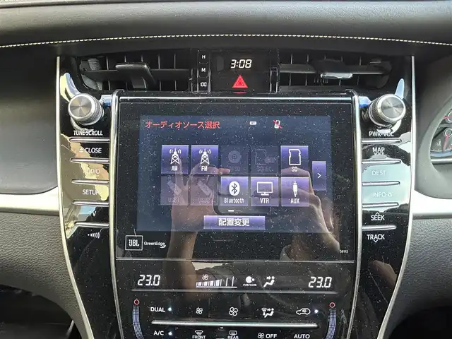 トヨタ ハリアー プレミアム アドバンスドP 宮城県 2014(平26)年 12.1万km ホワイトパールクリスタルシャイン ・ワンオーナー/・純正ナビ/（フルセグTV/CD/DVD/ブルーレイ/Bluetooth/AUX/USB）/・ドライブレコーダー/（CS-91FH)/・木目調パネル/・アイドリングストップ/・レーダークルーズコントロール/・前後コーナーセンサー/・ICS/・トラクションコントロール/・革ステアリング/・ステアリングスイッチ/・MTモード/・革シート/・前席シートヒーター/・D席メモリーシート/・電動リアゲート/・電動格納ミラー/・LEDライト/・フロントフォグランプ/・ISOFIX/・ETC/・バイザー/・リアプライバシーガラス/・フロアマット/・純正18インチアルミホイール/・フロアマット/・横滑り防止装置/・Wエアバッグ/ABS/・カーテンエアバッグ/・スマートキー/・プッシュスタート/・取扱説明書