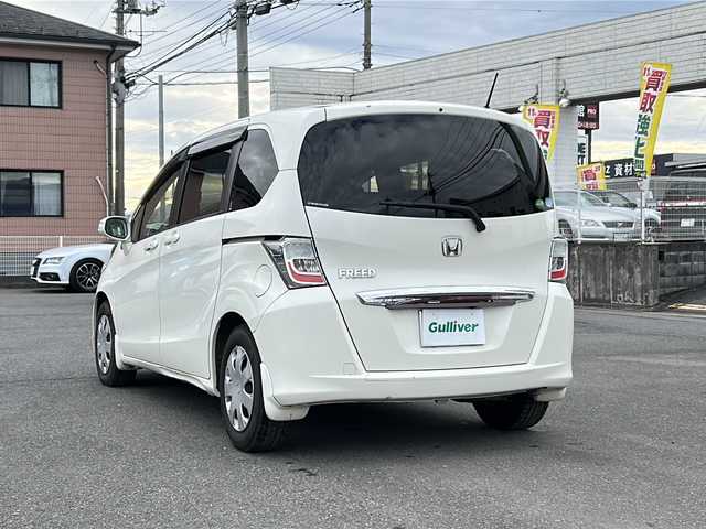 ホンダ フリード G ジャストセレクション 群馬県 2012(平24)年 7.1万km プレミアムホワイトパール ワンオーナー/ヘッドライトレベライザー/純正フロアマット/ウィンカーミラー/バイザー/ETC/純正SDナビ（TV.CD.DVD.Bluetooth）/アイドリングストップ/片側パワースライドドア/電動格納ミラー/スペアキー/パワーウィンドウ/パワーステアリング/盗難装置