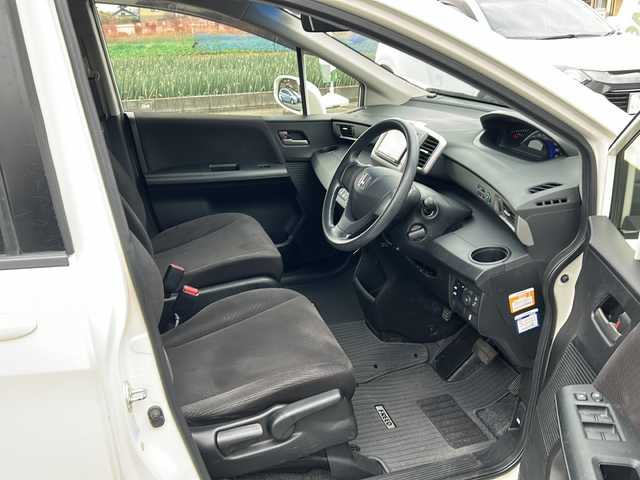 ホンダ フリード G ジャストセレクション 群馬県 2012(平24)年 7.1万km プレミアムホワイトパール ワンオーナー/ヘッドライトレベライザー/純正フロアマット/ウィンカーミラー/バイザー/ETC/純正SDナビ（TV.CD.DVD.Bluetooth）/アイドリングストップ/片側パワースライドドア/電動格納ミラー/スペアキー/パワーウィンドウ/パワーステアリング/盗難装置