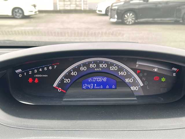 ホンダ フリード G ジャストセレクション 群馬県 2012(平24)年 7.1万km プレミアムホワイトパール ワンオーナー/ヘッドライトレベライザー/純正フロアマット/ウィンカーミラー/バイザー/ETC/純正SDナビ（TV.CD.DVD.Bluetooth）/アイドリングストップ/片側パワースライドドア/電動格納ミラー/スペアキー/パワーウィンドウ/パワーステアリング/盗難装置