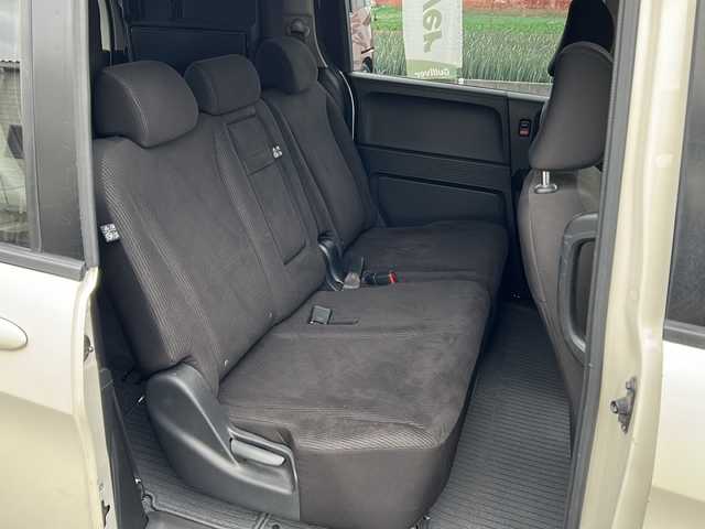 ホンダ フリード G ジャストセレクション 群馬県 2012(平24)年 7.1万km プレミアムホワイトパール ワンオーナー/ヘッドライトレベライザー/純正フロアマット/ウィンカーミラー/バイザー/ETC/純正SDナビ（TV.CD.DVD.Bluetooth）/アイドリングストップ/片側パワースライドドア/電動格納ミラー/スペアキー/パワーウィンドウ/パワーステアリング/盗難装置