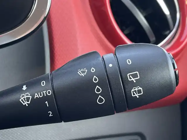 ルノー ルーテシア インテンス 三重県 2015(平27)年 11.3万km 赤 純正ナビ/ETC/Bluetooth/ドラレコ/純正17インチAW