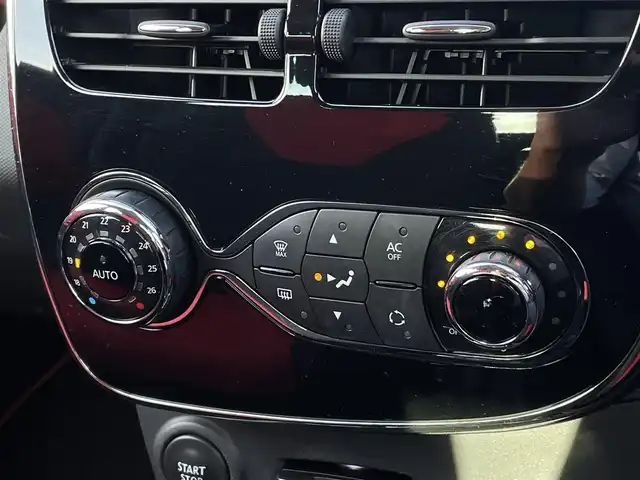 ルノー ルーテシア インテンス 三重県 2015(平27)年 11.3万km 赤 純正ナビ/ETC/Bluetooth/ドラレコ/純正17インチAW