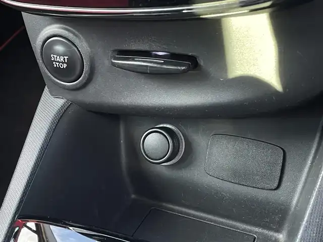 ルノー ルーテシア インテンス 三重県 2015(平27)年 11.3万km 赤 純正ナビ/ETC/Bluetooth/ドラレコ/純正17インチAW