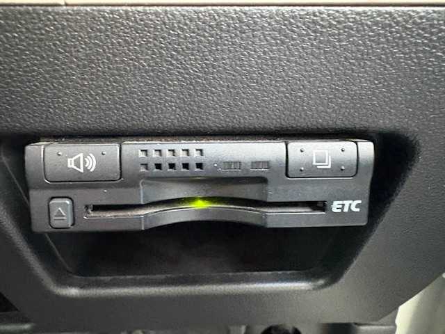 ダイハツ ムーヴ キャンバス G メイクアッフ SA Ⅱ 大阪府 2017(平29)年 6万km パールホワイトⅢ 純正ナビ　/フルセグ　/バックカメラ　/両側パワースライドドア　/衝突回避ブレーキ　/車線逸脱警報　/ドライブレコーダー　/ＥＴＣ　/プッシュスタート　/スマートキー　/ステアリングスイッチ　/オートライト　/電格ミラー