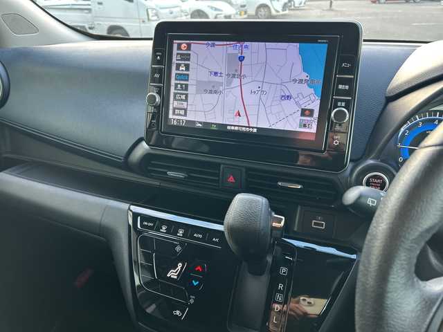 日産 デイズ ハイウェイスターX 岐阜県 2021(令3)年 2.8万km ブラック 登録時走行距離27974km/純正9インチナビ（MM320D-L）/Bluetooth、ipod、USB、AUX、CD、DVD/バックモニター/フルセグテレビ/衝突被害軽減システム/純正アルミホイール有/純正フロアマット/ドライブレコーダー/LEDヘッドライト/フォグランプ/オートライト/スタッドレスタイヤ/ドアバイザー/横滑り防止装置/禁煙車/盗難防止装置/ベンチシート/スペアキー/スマートキー/プッシュスタート/アイドリングストップ/オートエアコン/取扱説明書/保証書/記録簿