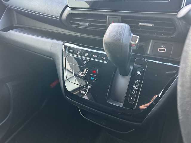 日産 デイズ ハイウェイスターX 岐阜県 2021(令3)年 2.8万km ブラック 登録時走行距離27974km/純正9インチナビ（MM320D-L）/Bluetooth、ipod、USB、AUX、CD、DVD/バックモニター/フルセグテレビ/衝突被害軽減システム/純正アルミホイール有/純正フロアマット/ドライブレコーダー/LEDヘッドライト/フォグランプ/オートライト/スタッドレスタイヤ/ドアバイザー/横滑り防止装置/禁煙車/盗難防止装置/ベンチシート/スペアキー/スマートキー/プッシュスタート/アイドリングストップ/オートエアコン/取扱説明書/保証書/記録簿