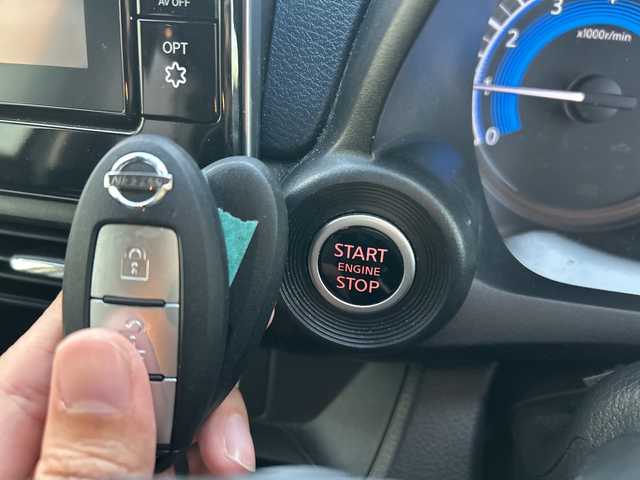 日産 デイズ ハイウェイスターX 岐阜県 2021(令3)年 2.8万km ブラック 登録時走行距離27974km/純正9インチナビ（MM320D-L）/Bluetooth、ipod、USB、AUX、CD、DVD/バックモニター/フルセグテレビ/衝突被害軽減システム/純正アルミホイール有/純正フロアマット/ドライブレコーダー/LEDヘッドライト/フォグランプ/オートライト/スタッドレスタイヤ/ドアバイザー/横滑り防止装置/禁煙車/盗難防止装置/ベンチシート/スペアキー/スマートキー/プッシュスタート/アイドリングストップ/オートエアコン/取扱説明書/保証書/記録簿