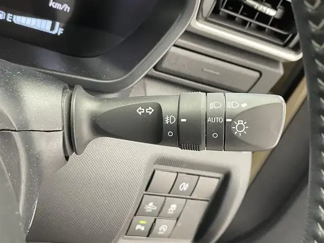 トヨタ ライズ Z 滋賀県 2021(令3)年 8.8万km ナチュラルベージュマイカM 禁煙車/純正９型ディスプレイオーディオ/【Bluetooth/フルセグTV/CD/DVD】/パノラミックビューモニター/ビルトインＥＴＣ/スマートアシスト/・衝突回避支援ブレーキ機能/・車線逸脱抑制制御機能/・ブレーキ制御付誤発進抑制機能/・アダプティブドライビングビーム/・先行車発進お知らせ機能/・進入禁止標識認識機能/・アダプティブクルーズコントロール/・衝突警報機能/・車線逸脱警報機能/・コーナーセンサー/・サイドビューランプ/・レーンキープコントロール/シートヒーター/ＬＥＤシーケンシャルターンランプ/ステアリングスイッチ/スマートキー
