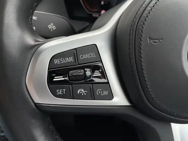 ＢＭＷ １１８ｉ Mスポーツ 東京都 2022(令4)年 2.1万km 白 インテリジェントセーフティ/アダプティブクルーズコントロール/ブラインドスポットモニター/レーンキープアシスト/純正ナビ/Bluetooths接続/ワイヤレス充電/ETC2.0/純正LEDヘッドライト/パワーバックドア/コンフォートアクセス