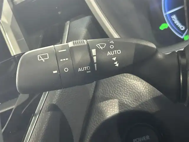 トヨタ カローラ クロス ハイブリッド Z 愛知県 2024(令6)年 0.6万km プラチナホワイトパールマイカ 純正９インチナビ　/(FM/AM/Bluetooth/フルセグTV/AppleCarPlay/AndoroidAuto)/パノラマルーフ　/ブラインドスポットモニター　/トヨタセーフティセンス　/　　-プリクラッシュセーフティ/　　-レーントレーニングアシスト＋レーンディパーチャーアラート/　　-レーダークルーズコントロール/　　-オートマチックハイビーム/　　-ロードサインアシスト/　　-発進遅れ告知機能/ビルトインＥＴＣ２．０　/シートヒーター　/ＬＥＤヘッドライト　/バックカメラ　/電動リアゲード/D席パワーシート　/純正フロアマット　/半革シート　/フォグランプ/プッシュスタート/　　-スマートキー
