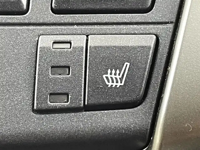 レクサス ＮＸ 300h Iパッケージ 岡山県 2015(平27)年 7.7万km スターライトブラックガラスフレーク パノラマルーフ/合皮シート/シートヒーター(運転席・助手席)/パワーシート(運転席・助手席)/純正メーカーOPナビ/【フルセグＴＶ/CD/DVD/Bluetooth/USB/AUX】/全方位カメラ/パワーバックドア/レーダークルーズコントロール/プリクラッシュセーフティシステム/ＬＥＤヘッドランプ/ステアリングヒーター/純正ドライブレコーダー(前)/(DRD-H66)/ビルトインＥＴＣ/シートメモリ/パドルシフト/スペアキー(1個)/カードキー(1個)