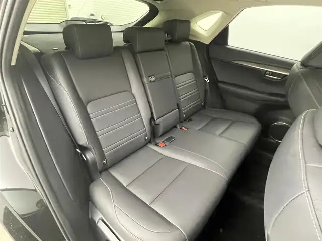 レクサス ＮＸ 300h Iパッケージ 岡山県 2015(平27)年 7.7万km スターライトブラックガラスフレーク パノラマルーフ/合皮シート/シートヒーター(運転席・助手席)/パワーシート(運転席・助手席)/純正メーカーOPナビ/【フルセグＴＶ/CD/DVD/Bluetooth/USB/AUX】/全方位カメラ/パワーバックドア/レーダークルーズコントロール/プリクラッシュセーフティシステム/ＬＥＤヘッドランプ/ステアリングヒーター/純正ドライブレコーダー(前)/(DRD-H66)/ビルトインＥＴＣ/シートメモリ/パドルシフト/スペアキー(1個)/カードキー(1個)