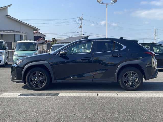 レクサス ＵＸ 250h バージョンC 香川県 2022(令4)年 4.2万km グラファイトブラックガラスフレーク 純正ナビ（フルセグTV/BT)/バックカメラ/ドライブレコーダー/パワーシート/シートヒーター/ステアリングヒーター/リアシートリマインダー/コーナーセンサー/ETC2.0