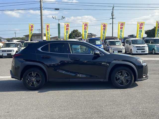 レクサス ＵＸ 250h バージョンC 香川県 2022(令4)年 4.2万km グラファイトブラックガラスフレーク 純正ナビ（フルセグTV/BT)/バックカメラ/ドライブレコーダー/パワーシート/シートヒーター/ステアリングヒーター/リアシートリマインダー/コーナーセンサー/ETC2.0