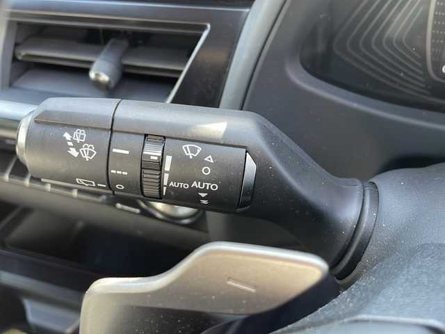 レクサス ＵＸ 250h バージョンC 香川県 2022(令4)年 4.2万km グラファイトブラックガラスフレーク 純正ナビ（フルセグTV/BT)/バックカメラ/ドライブレコーダー/パワーシート/シートヒーター/ステアリングヒーター/リアシートリマインダー/コーナーセンサー/ETC2.0