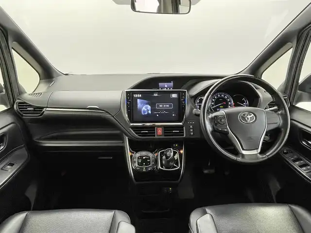 トヨタ エスクァイア ハイブリッド Gi 福井県 2015(平27)年 13.2万km スパークリングブラックパールクリスタルシャイン アルパイン製ＢＩＧＸナビ　/アルパイン製フリップダウンモニター　/バックカメラ　/シートヒーター　/レザーシート　/両側パワースライドドア　/置くだけ充電　/クルーズコントロール　/純正ビルトインＥＴＣ　/衝突被害軽減ブレーキ