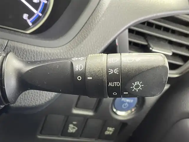 トヨタ エスクァイア ハイブリッド Gi 福井県 2015(平27)年 13.2万km スパークリングブラックパールクリスタルシャイン アルパイン製ＢＩＧＸナビ　/アルパイン製フリップダウンモニター　/バックカメラ　/シートヒーター　/レザーシート　/両側パワースライドドア　/置くだけ充電　/クルーズコントロール　/純正ビルトインＥＴＣ　/衝突被害軽減ブレーキ