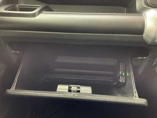 スズキ クロスビー HYBRID MZ 三重県 2020(令2)年 4.1万km キャラバンアイボリーパールメタリック/ホワイト 2トーンルーフ /禁煙車//デュアルブレーキサポート//社外SDナビ(CN-RE97WD)//フルセグTV/BT/CD/DVD//バックカメラ//前席シートヒーター//レーンキープアシスト//ステアリングスイッチ//クルーズコントロール//パドルシフト//LEDオートライト//フォグランプ//前後ドライブレコーダー//シートバックテーブル//ETC//ウィンカーミラー//スマートキー//プッシュスタート