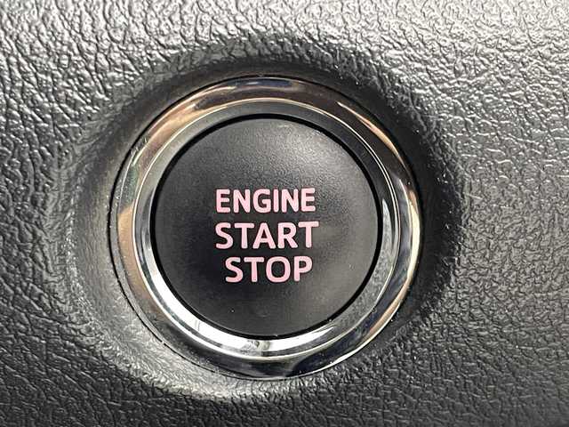 トヨタ シエンタ G クエロ 福岡県 2019(平31)年 2.8万km ホワイトパールクリスタルシャイン 純正９型ナビ　/全方位カメラ　/ビルトインＥＴＣ　/前後ドラレコ　/デジタルルームミラー　/レーダー探知機　/コーナーセンサー　/衝突軽減　/レーンキープ　/ＰＫＳＢ　/アイドリングストップ/両側電動スライドドア　/シートヒーター　/ステアリングヒーター/ハーフレザーシート/純正１５インチアルミホイール/LEDヘッドライト
