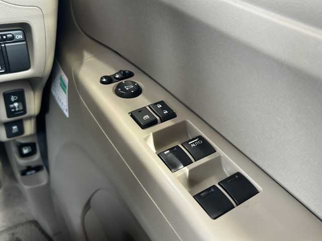 ホンダ Ｎ ＢＯＸ G Lパッケージ 静岡県 2012(平24)年 8.1万km プレミアムブロンズパール 主要装備/・ホンダ純正オーディオ/・CD/MD/AUX/・オートエアコン/・プッシュスタート/・助手席側パワースライドドア/・ＥＴＣ/・ステアリングリモコン/・アイドリングストップ/・横滑り防止装置/・純正フロアマット/・純正ホイールキャップ/・ハロゲンヘッドライト