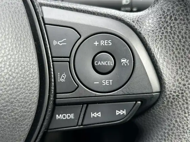 トヨタ ＲＡＶ４ X 静岡県 2020(令2)年 4.5万km グレーメタリック 純正ナビ/(AM/FM/BT)/フルセグTV/バックカメラ/トヨタセーフティーセンス/横滑り防止装置/レーンキープアシスト/衝突被害軽減システム/追従クルーズコントロール/電動パーキングブレーキ/オートブレーキホールド/前方ドライブレコーダー/前後コーナーセンサー/ブラインドスポットモニター/プッシュスタート/スマートキー/スペアキー×1/LEDオートライト/オートハイビーム/純正17インチアルミホイール/保証書/取扱説明書