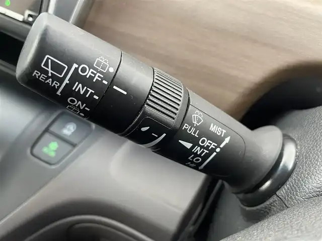 ホンダ フリード G ホンダセンシング 大分県 2019(令1)年 5.2万km プラチナホワイトパール ホンダセンシング/・衝突軽減ブレーキ（CMBS）/・先行車発進お知らせ機能/・歩行者事故低減ステアリング/・路外逸脱抑制機能/・標識認識機能/・渋滞追従機能付アダプティブクルーズコントロール（ACC）/・車線維持支援システム（LKAS）/・誤発進抑制機能/・オートハイビーム/純正ナビゲーション/【CD/DVD/SD/USB/BT/TV】/バックカメラ/ビルトインETC/両側電動スライドドア/LEDオートライト/前後ドライブレコーダー/ステアリングスイッチ/TVキャンセラー/保証書・取扱説明書/スペアキー/純正フロアマット