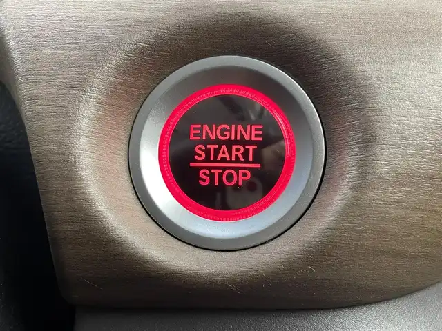 ホンダ フリード G ホンダセンシング 大分県 2019(令1)年 5.2万km プラチナホワイトパール ホンダセンシング/・衝突軽減ブレーキ（CMBS）/・先行車発進お知らせ機能/・歩行者事故低減ステアリング/・路外逸脱抑制機能/・標識認識機能/・渋滞追従機能付アダプティブクルーズコントロール（ACC）/・車線維持支援システム（LKAS）/・誤発進抑制機能/・オートハイビーム/純正ナビゲーション/【CD/DVD/SD/USB/BT/TV】/バックカメラ/ビルトインETC/両側電動スライドドア/LEDオートライト/前後ドライブレコーダー/ステアリングスイッチ/TVキャンセラー/保証書・取扱説明書/スペアキー/純正フロアマット