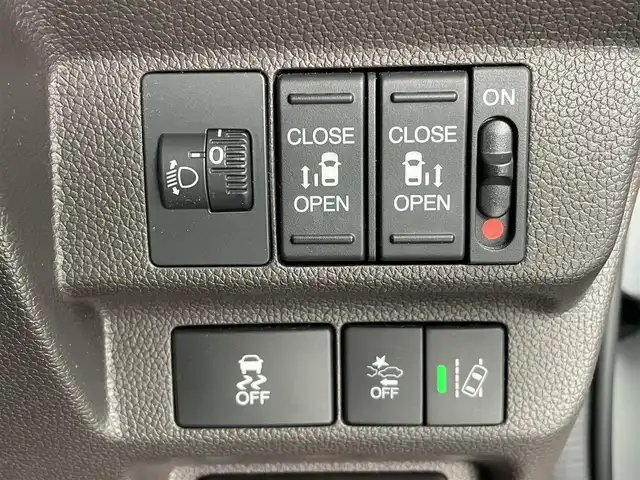 ホンダ フリード G ホンダセンシング 大分県 2019(令1)年 5.2万km プラチナホワイトパール ホンダセンシング/・衝突軽減ブレーキ（CMBS）/・先行車発進お知らせ機能/・歩行者事故低減ステアリング/・路外逸脱抑制機能/・標識認識機能/・渋滞追従機能付アダプティブクルーズコントロール（ACC）/・車線維持支援システム（LKAS）/・誤発進抑制機能/・オートハイビーム/純正ナビゲーション/【CD/DVD/SD/USB/BT/TV】/バックカメラ/ビルトインETC/両側電動スライドドア/LEDオートライト/前後ドライブレコーダー/ステアリングスイッチ/TVキャンセラー/保証書・取扱説明書/スペアキー/純正フロアマット