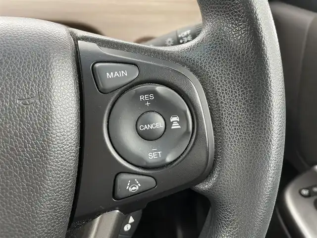 ホンダ フリード G ホンダセンシング 大分県 2019(令1)年 5.2万km プラチナホワイトパール ホンダセンシング/・衝突軽減ブレーキ（CMBS）/・先行車発進お知らせ機能/・歩行者事故低減ステアリング/・路外逸脱抑制機能/・標識認識機能/・渋滞追従機能付アダプティブクルーズコントロール（ACC）/・車線維持支援システム（LKAS）/・誤発進抑制機能/・オートハイビーム/純正ナビゲーション/【CD/DVD/SD/USB/BT/TV】/バックカメラ/ビルトインETC/両側電動スライドドア/LEDオートライト/前後ドライブレコーダー/ステアリングスイッチ/TVキャンセラー/保証書・取扱説明書/スペアキー/純正フロアマット