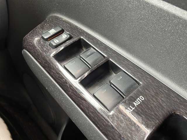 トヨタ カローラ ルミオン 1．8S エアロツアラー 道東・釧路十勝 2010(平22)年 13.7万km ブラックマイカ 社外ナビ/冬タイヤ積込/パドルシフト/HIDヘッドライト/フォグランプ/オートライト/フロアマット/ドアバイザー