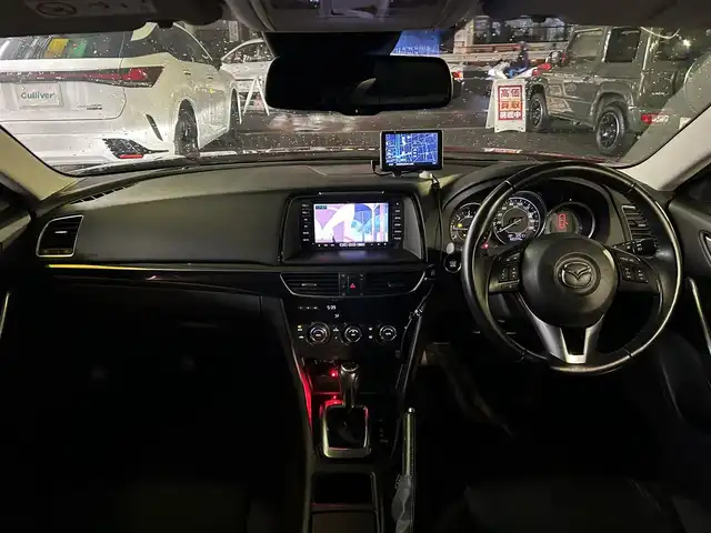 マツダ アテンザ ワゴン XD 東京都 2014(平26)年 6.1万km ソウルレッドプレミアムメタリック ディスチャージパッケージ/純正ナビ/　フルセグTV/DVD/CD/Bluetooth/バックカメラ/純正フリップダウンモニター/純正19インチアルミホイール/スマートシティブレーキサポート/HIDヘッドライト/シグネチャーLEDランプ/オートライト/フォグランプ/コーナーセンサー/クルーズコントロール/ビルトインETC/ステアリングスイッチ/パドルシフト/プッシュスタート/スマートキー/アイドリングストップ/アダプティブフロントライティングシステム/リアスポイラー/シルバールーフレール/電動格納ミラー/LEDウインカーミラー/横すべり防止/フロアマット/スペアキー/保証書/取扱説明書