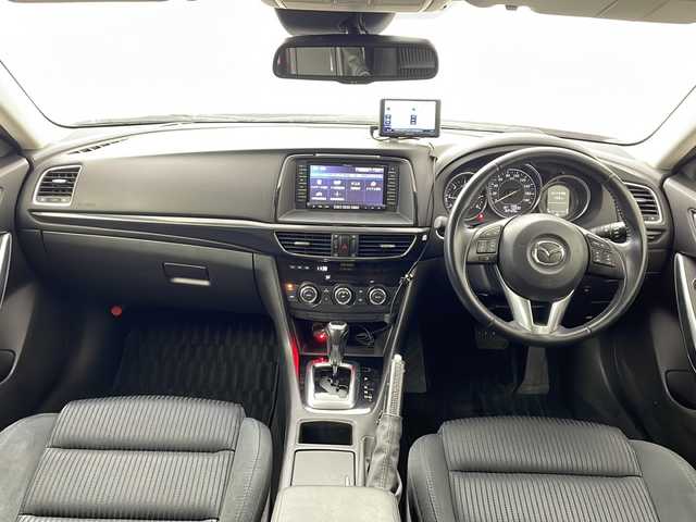 マツダ アテンザ ワゴン XD 奈良県 2014(平26)年 6.1万km ソウルレッドプレミアムメタリック ディスチャージパッケージ/純正ナビ/　フルセグTV/DVD/CD/Bluetooth/バックカメラ/純正フリップダウンモニター/純正19インチアルミホイール/スマートシティブレーキサポート/HIDヘッドライト/シグネチャーLEDランプ/オートライト/フォグランプ/コーナーセンサー/クルーズコントロール/ビルトインETC/ステアリングスイッチ/パドルシフト/プッシュスタート/スマートキー/アイドリングストップ/アダプティブフロントライティングシステム/リアスポイラー/シルバールーフレール/電動格納ミラー/LEDウインカーミラー/横すべり防止/フロアマット/スペアキー/保証書/取扱説明書