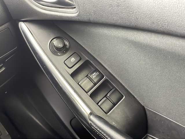 マツダ アテンザ ワゴン XD 奈良県 2014(平26)年 6.1万km ソウルレッドプレミアムメタリック ディスチャージパッケージ/純正ナビ/　フルセグTV/DVD/CD/Bluetooth/バックカメラ/純正フリップダウンモニター/純正19インチアルミホイール/スマートシティブレーキサポート/HIDヘッドライト/シグネチャーLEDランプ/オートライト/フォグランプ/コーナーセンサー/クルーズコントロール/ビルトインETC/ステアリングスイッチ/パドルシフト/プッシュスタート/スマートキー/アイドリングストップ/アダプティブフロントライティングシステム/リアスポイラー/シルバールーフレール/電動格納ミラー/LEDウインカーミラー/横すべり防止/フロアマット/スペアキー/保証書/取扱説明書