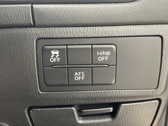 マツダ アテンザ ワゴン XD 奈良県 2014(平26)年 6.1万km ソウルレッドプレミアムメタリック ディスチャージパッケージ/純正ナビ/　フルセグTV/DVD/CD/Bluetooth/バックカメラ/純正フリップダウンモニター/純正19インチアルミホイール/スマートシティブレーキサポート/HIDヘッドライト/シグネチャーLEDランプ/オートライト/フォグランプ/コーナーセンサー/クルーズコントロール/ビルトインETC/ステアリングスイッチ/パドルシフト/プッシュスタート/スマートキー/アイドリングストップ/アダプティブフロントライティングシステム/リアスポイラー/シルバールーフレール/電動格納ミラー/LEDウインカーミラー/横すべり防止/フロアマット/スペアキー/保証書/取扱説明書