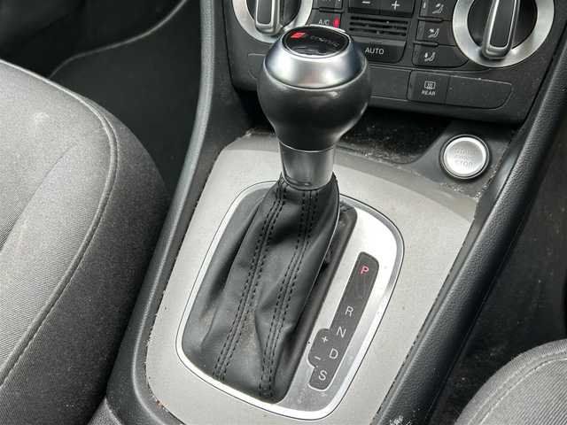 アウディ Ｑ３ 2．0 TFSI クワトロ 170PS 道東・釧路十勝 2014(平26)年 12万km オレンジ 4WD/純正ナビ/地デジ/バックカメラ/社外AW付冬タイヤ4本積込/プッシュスタート/スマートキー/保証書/取扱説明書/オートライト/革巻きステアリング