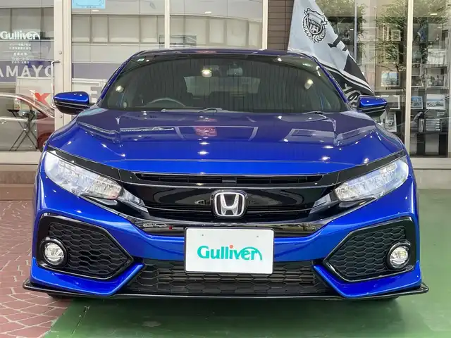 ホンダ シビック ハッチバック 神奈川県 2017(平29)年 3.9万km ブリリアントスポーティブルーメタリック2トーン 新車保証書/取扱説明書/純正オプションナビ・フルセグTV/CD・DVDビデオ・Bluetooth/バックカメラ/ビルトインETC/アイドリングストップ/スマートキー/ステアリングスイッチ/クルーズコントロール/前席シートヒーター/電子サイドブレーキ/BRAKEHOLD/LEDヘッドライト/18インチアルミホイール