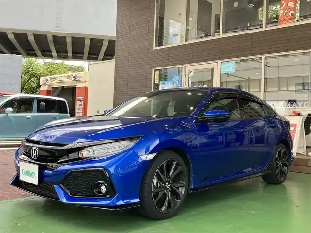 ホンダ シビック ハッチバック 神奈川県 2017(平29)年 3.9万km ブリリアントスポーティブルーメタリック2トーン 新車保証書/取扱説明書/純正オプションナビ・フルセグTV/CD・DVDビデオ・Bluetooth/バックカメラ/ビルトインETC/アイドリングストップ/スマートキー/ステアリングスイッチ/クルーズコントロール/前席シートヒーター/電子サイドブレーキ/BRAKEHOLD/LEDヘッドライト/18インチアルミホイール