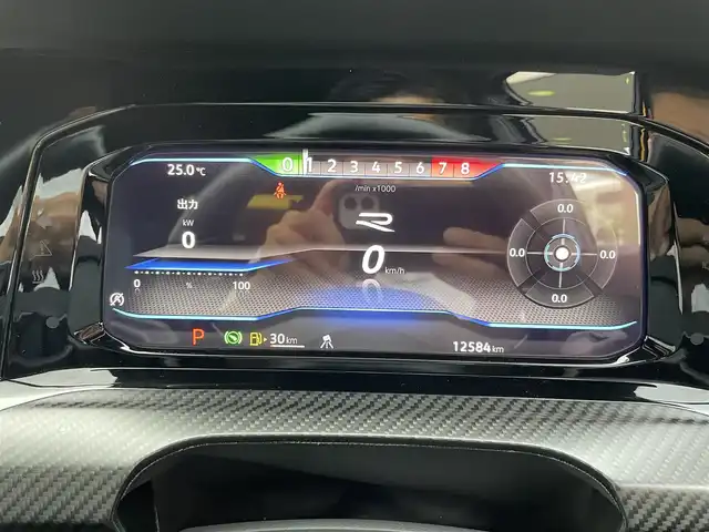 フォルクスワーゲン ＶＷ ゴルフ Ｒ 20イヤーズ 和歌山県 2023(令5)年 1.3万km 青 ワンオーナー/登録時１２５６１キロ/純正DiscoverProナビゲーション/・SSDナビ/・１０インチタッチスクリーン/・地デジTV/・ジェスチャーコントロール/・App-Connect/・We Connect Plus/・MEDIA-IN/・７スピーカー/オールインセーフティ【予防安全装備】/・同一車線内全車速運転支援システム/・レーンキープアシストシステム/・アダプティブクルーズコントロール/・レーンチェンジアシストシステム/・プリクラッシュブレーキシステム/・ダイナミックコーナリングライト/・ダイナミックライトアシスト/・スタディックコーナリングライト/・駐車支援システム/・パークディスタンスコントロール【フロント・リア】/・リアトラフィックアラート/・リアビューカメラ/・緊急時停車支援システム/LEDマトリクスヘッドランプ/純正１９インチアルミホイール/AKRAPOVICツインマフラー/ステアリングヒーター/SRSエアバック【運転席/助手席/サイド/カーテン/前席センター】/ナッパ革シート/メモリー付きパワーシート【運転席】/シートヒーター【運転席/助手席】/ETC/保証書/取扱説明書/スペアキー１本