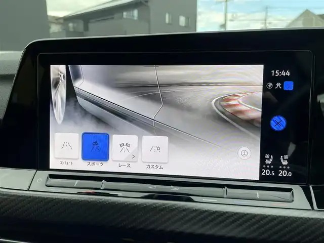 フォルクスワーゲン ＶＷ ゴルフ Ｒ 20イヤーズ 和歌山県 2023(令5)年 1.3万km 青 ワンオーナー/登録時１２５６１キロ/純正DiscoverProナビゲーション/・SSDナビ/・１０インチタッチスクリーン/・地デジTV/・ジェスチャーコントロール/・App-Connect/・We Connect Plus/・MEDIA-IN/・７スピーカー/オールインセーフティ【予防安全装備】/・同一車線内全車速運転支援システム/・レーンキープアシストシステム/・アダプティブクルーズコントロール/・レーンチェンジアシストシステム/・プリクラッシュブレーキシステム/・ダイナミックコーナリングライト/・ダイナミックライトアシスト/・スタディックコーナリングライト/・駐車支援システム/・パークディスタンスコントロール【フロント・リア】/・リアトラフィックアラート/・リアビューカメラ/・緊急時停車支援システム/LEDマトリクスヘッドランプ/純正１９インチアルミホイール/AKRAPOVICツインマフラー/ステアリングヒーター/SRSエアバック【運転席/助手席/サイド/カーテン/前席センター】/ナッパ革シート/メモリー付きパワーシート【運転席】/シートヒーター【運転席/助手席】/ETC/保証書/取扱説明書/スペアキー１本